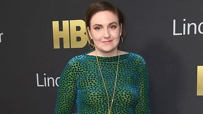 Lena Dunham Filmi ‘Catherine, Called Birdy’den İlk Detaylar