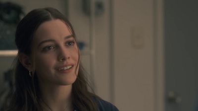 ‘You’ ve 'Bly Manor' Yıldızı Victoria Pedretti, Alice Sebold Olacak haber görseli
