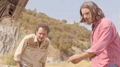 Quentin Dupieux İmzalı Yeni Komedi Filmi "Mandibles"dan Fragman! haber görseli