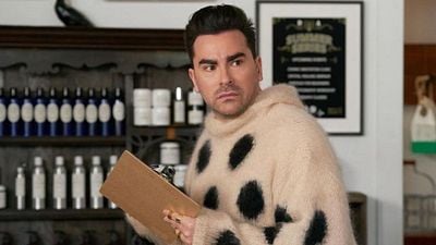 Dan Levy, Hulu İçin Koruyucu Melekler İlgil Bir Dizi Yazacak haber görseli