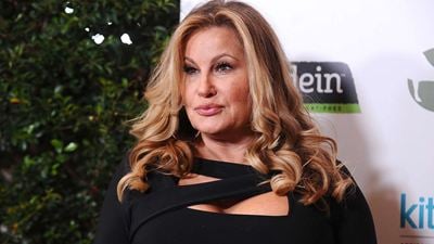 Jennifer Coolidge, Ryan Murphy Dizisi ‘The Watcher’ın Kadrosunda