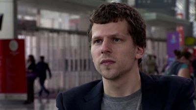 Jesse Eisenberg, Lizzy Caplan'lı ‘Fleishman Is in Trouble’ın Kadrosunda haber görseli