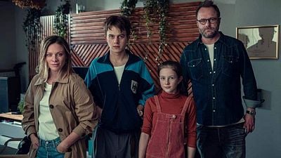 Netflix Gerilimi 'Hold Tight'ın İlk Fragmanı Yayında haber görseli