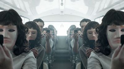 Salma Hayek ve Annie Murphy, ‘Black Mirror’ İçin Görüşmelerde  haber görseli