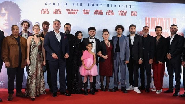 "Hayatla Barış" Filmine Şampiyonlar Ligi Gibi Gala! haber görseli