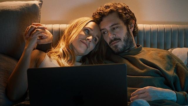 Netflix'in Beğenilen Romantik Dizisi "Nobody Wants This" 2. Sezon Onayını Aldı