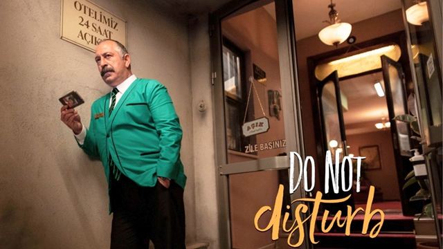 Cem Yılmaz'ın Yeni Filmi "Do Not Disturb" Ne Zaman Yayınlanacak?