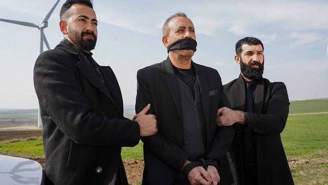"Üçlü Pürüz" Filminde Haluk Levent Çok Şaşırtacak haber görseli
