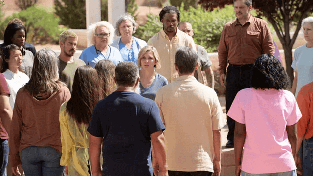 "Pluribus"ta Sürpriz Konuk: Albuquerque Belediye Başkanı Dizide Kendini Oynadı haber görseli