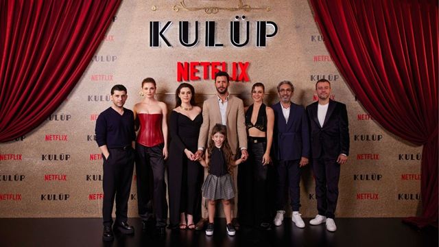 "Kulüp"ün Yeni Sezonu Çiçek Pasajı'nda Gerçekleşen Samimi Bir Yemek ile Kutlandı