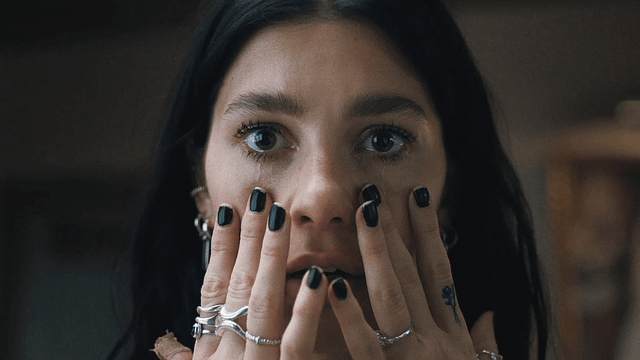 Duffer Kardeşler'in Yeni Netflix Dizisi “Something Very Bad Is Going to Happen”a İlk Bakış haber görseli