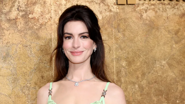 Anne Hathaway Bir Noel Filminde Yer Almayı Çok İstiyor haber görseli