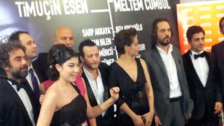 Labirent Filminin Galasından Renkli Görüntüler! haber görseli