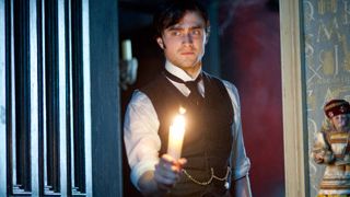 Gelecek Program: Siyahlı Kadın haber görseli