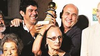 Şahane Misafir Ödüle Doymuyor! haber görseli