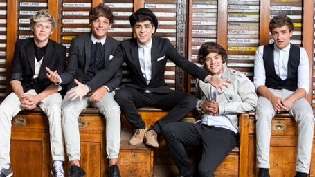 ONE DIRECTION Hayranlarından Fotoğraf İstiyor  haber görseli