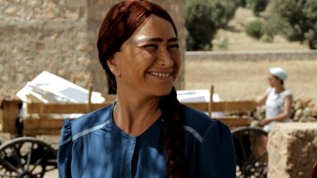 Hükümet Kadın 2'de Demet Akbağ'ın Çekimleri Tamamlandı haber görseli