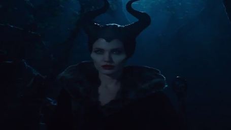Angelina Jolie'li Maleficent'ın Türkçe Altyazılı İlk Teaser Fragmanı ve Türkçe Posteri Çıktı!