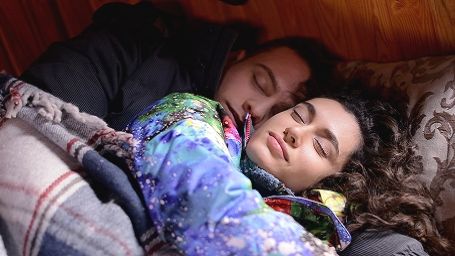 Güneşi Beklerken’de Bu Akşam: Kerem ve Zeynep Yakınlaşıyor haber görseli