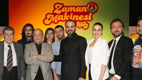 Zaman Makinesi 1973 Oyuncuları'ndan Zamanda Yolculuğa Açık Davet haber görseli