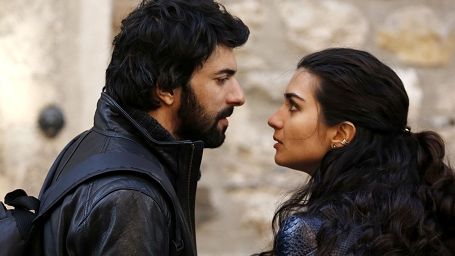 Kara Para Aşk’ta Bu Akşam: Ömer ve Elif’in Roma Anları haber görseli