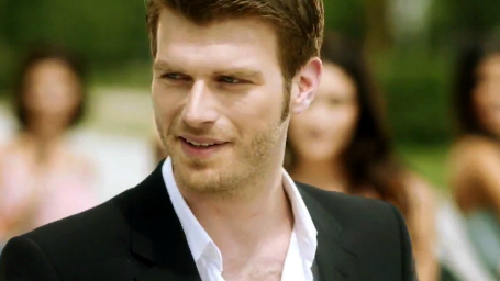 Kıvanç Tatlıtuğ'a İran'dan Teklif Var haber görseli