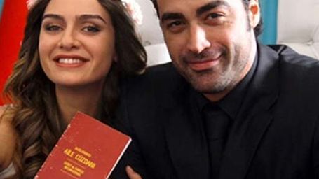 Ünlü Oyuncu Çift Bu Akşam Evleniyor! haber görseli