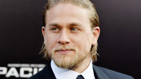 Yeni Kral Arthur Charlie Hunnam Mı? haber görseli