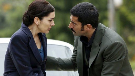 Karadayı'da Feride Babasıyla Yüzleşiyor! haber görseli