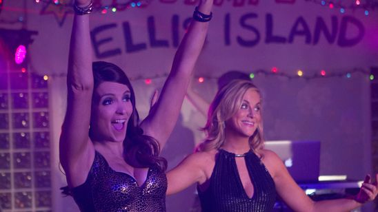 Sisters'tan Türkçe Altyazılı Fragman da Geldi! haber görseli