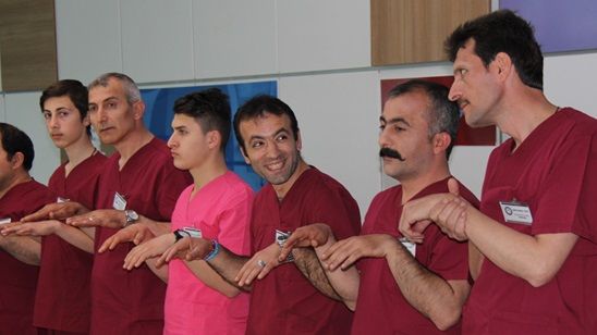 Emicem Hospital'a Karadenizli Amatör Oyuncular Damgasını Vurdu! haber görseli