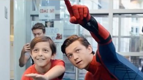 Tom Holland Çocuk Hastanesini Ziyaret Etti! haber görseli