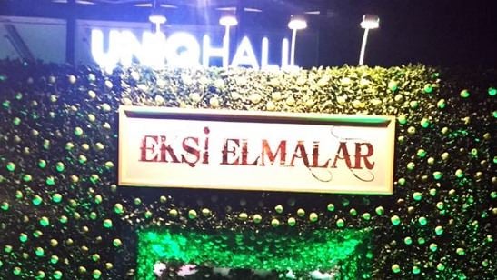 Ekşi Elmalar'a Renkli Gala!