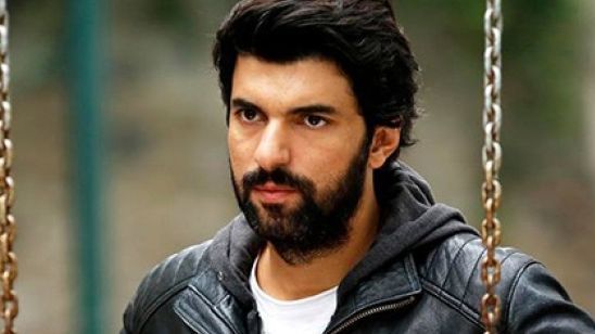 Engin Akyürek ve Fahriye Evcen Aynı Dizide! haber görseli