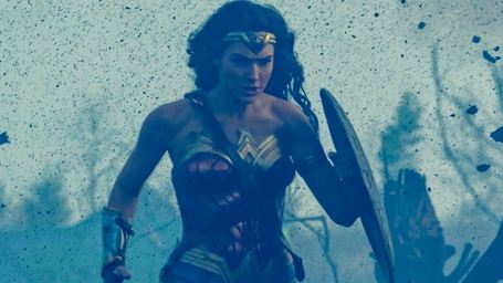 Wonder Woman'dan 2017'i Öncesi Yeni Bir Fotoğraf Daha Geldi!