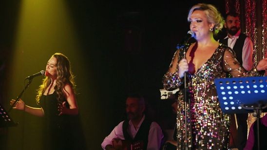 Yerli Komedi "Aile Arasında" Zirveye Koşuyor! haber görseli