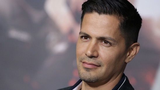 Ekranların Yeni Thomas Magnum’u Jay Hernandez Oldu! haber görseli