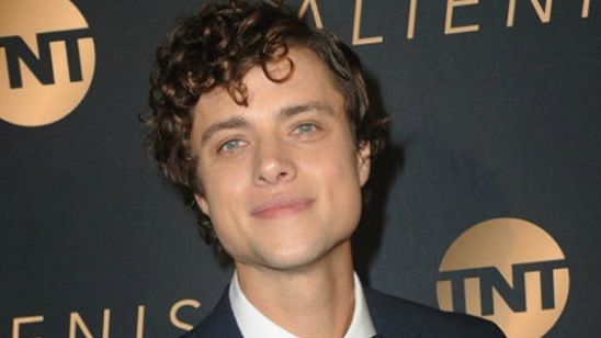 Douglas Smith ‘Big Little Lies’ın 2. Sezon Kadrosunda! haber görseli