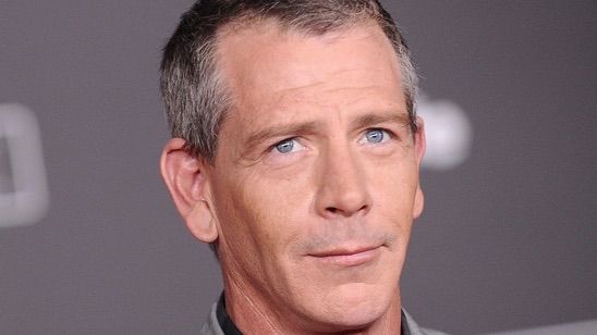 Stephen King Dizisi ‘The Outsider’da Başrol Ben Mendelsohn'ın! haber görseli