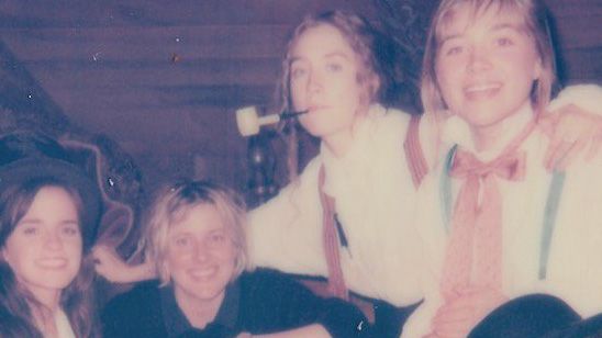 “Küçük Kadınlar”dan Gelen İlk Karede Yıldızlar Bir Arada! haber görseli