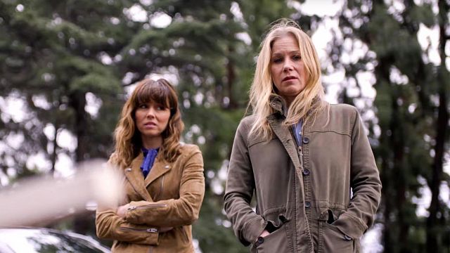 Netflix Komedisi ‘Dead to Me’den İlk Fragman! haber görseli