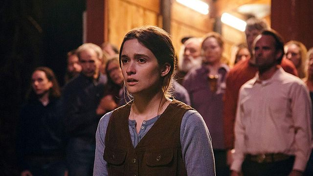 Olivia Colman'lı Tarikat Filmi "Them That Follow"dan Fragman haber görseli