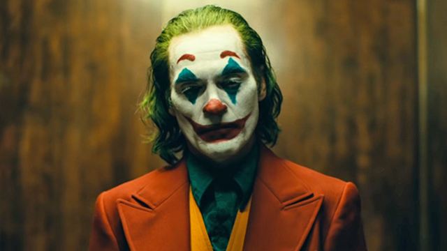 Joaquin Phoenix'li "Joker" 18+ Olacak!