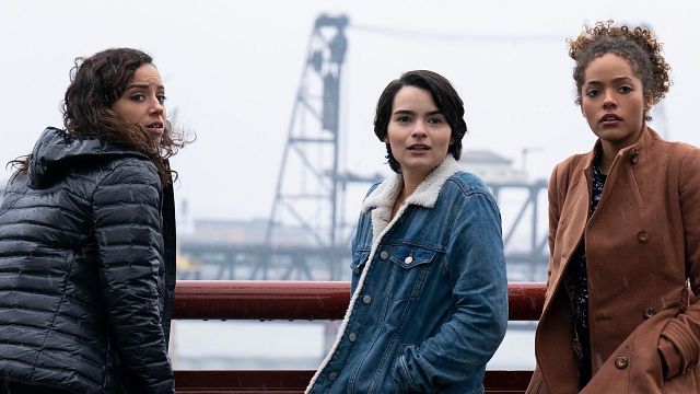 Netflix'in Gençlik Dizisi 'Trinkets' 2. Sezon Onayını Aldı haber görseli