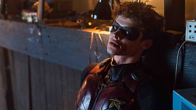 "Titans"ın Yeni Tanıtımında Deathstroke, Jason Todd'u Kaçırıyor! haber görseli