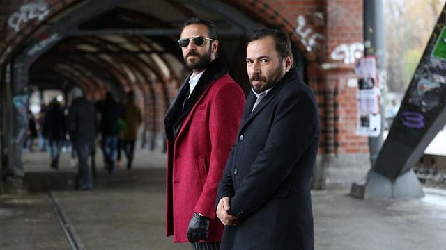 "Çukur" Dizisi Oyuncularından Almanya'ya Çıkarma! haber görseli