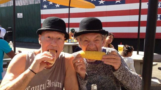 Patrick Stewart, Nasıl Sir Ian McKellen ile Dost Olduklarını Anlattı haber görseli