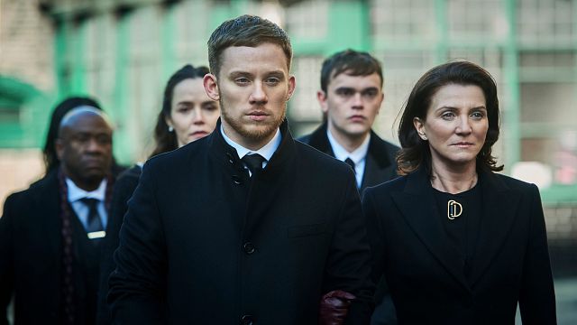 İngiliz Suç Dizisi "Gangs of London" İkinci Sezon Onayı Aldı ve AMC'ye Katıldı! haber görseli