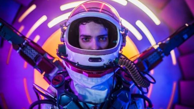 Kodi Smit-McPhee, "2067"de Zamanda Yolculuğu Yapıyor