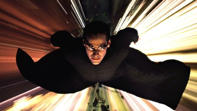 Gina Torres, Neden Ölen Karakterlerin "Matrix 4"te Geri Döndüğünü Merak Ediyor